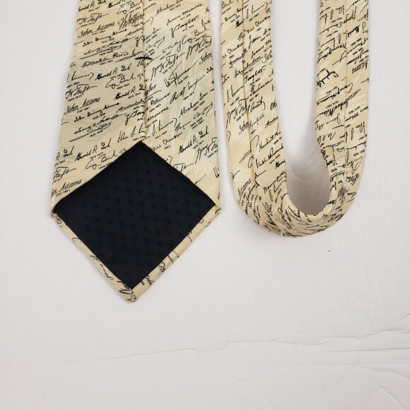 Museum Artifacts Neck Tie Presidents Silk NWT Cream Ivory Black Seal History - Picture 9 of 14